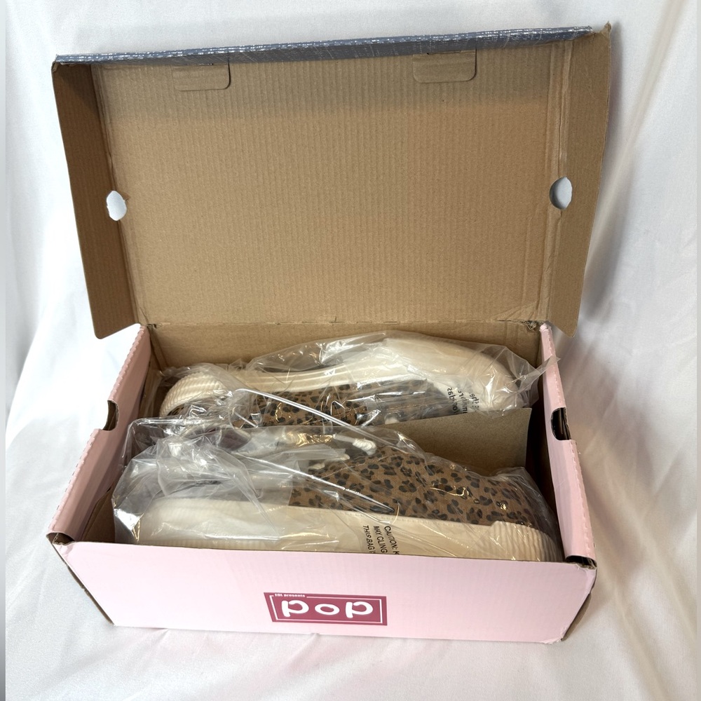 POP NIB Leopard, White Platform Slip-on Sneakers | 7 - Picture 14 of 16